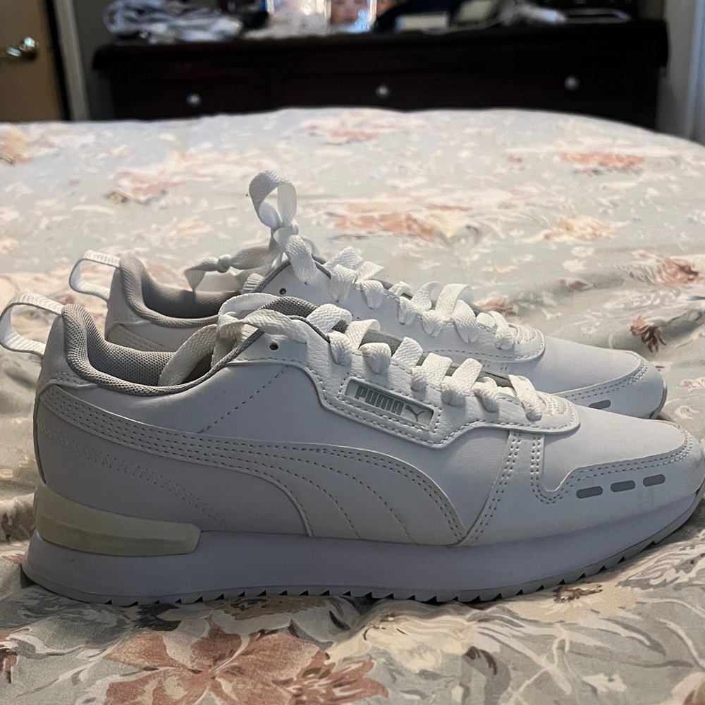 Puma All-White Retro Runner Sneakers Womens 7 kids 7